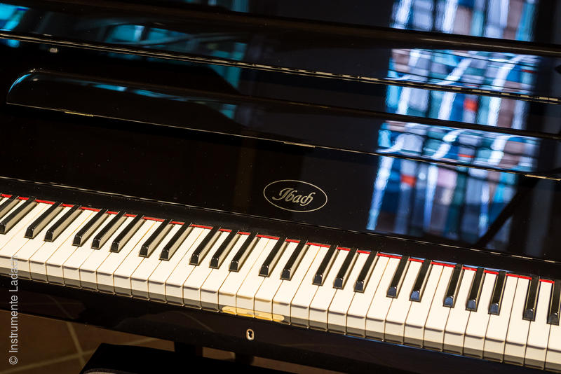 Ibach Klavier schwarz