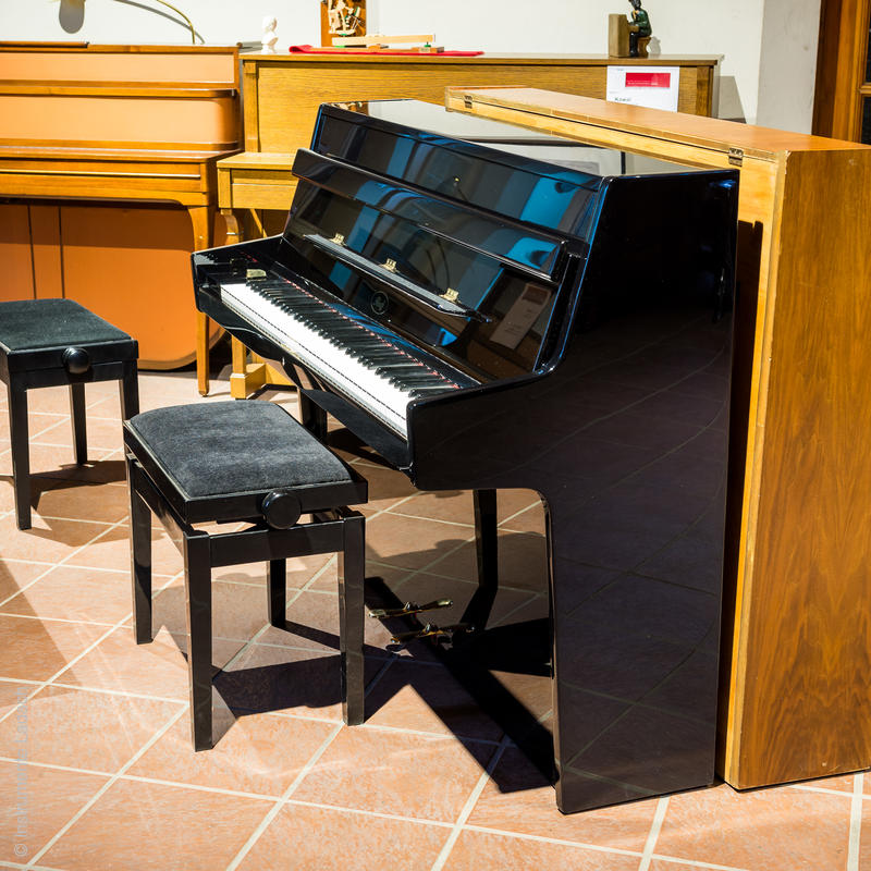 Ibach Klavier schwarz