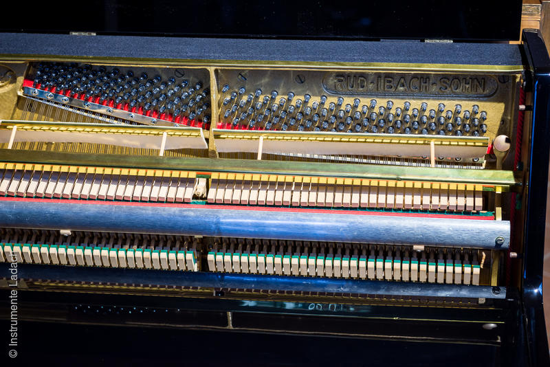 Ibach Klavier schwarz