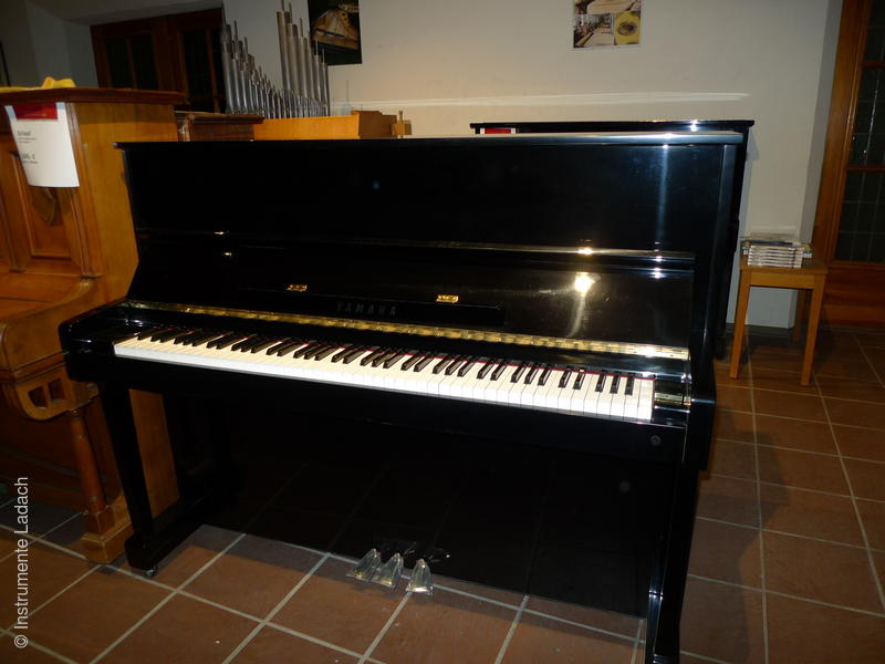 Klavier Yamaha UT121