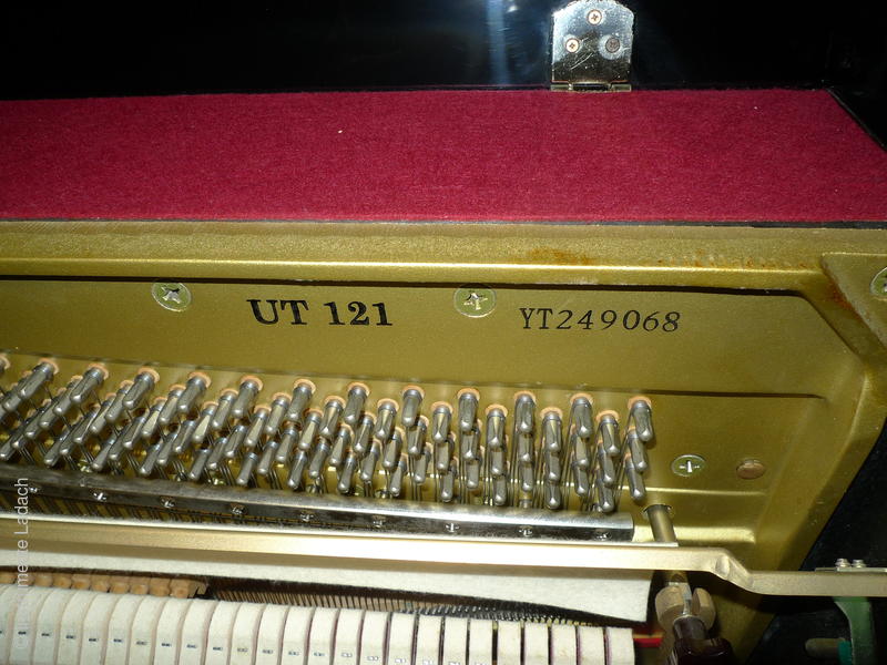 Klavier Yamaha UT121