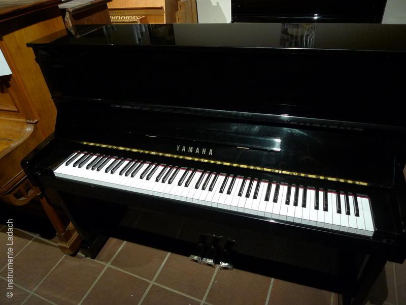 Klavier Yamaha UT121