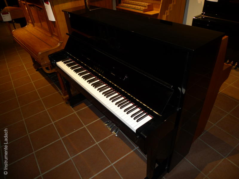 Klavier Yamaha UT121