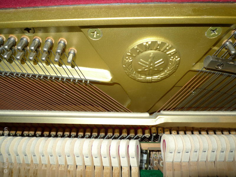 Klavier Yamaha UT121