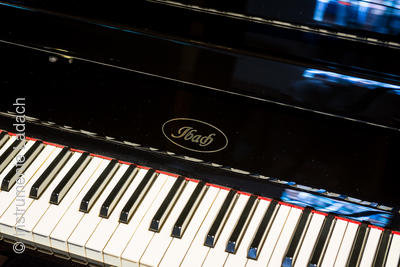 Ibach Klavier schwarz