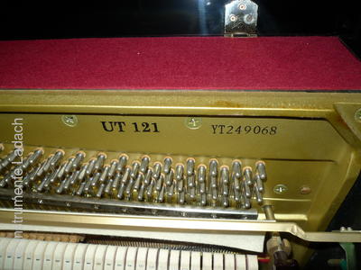Klavier Yamaha UT121