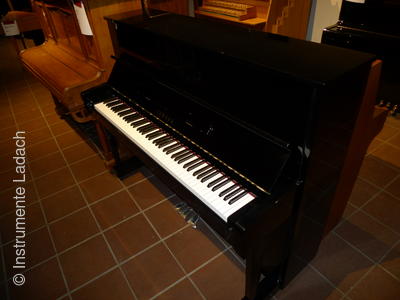 Klavier Yamaha UT121