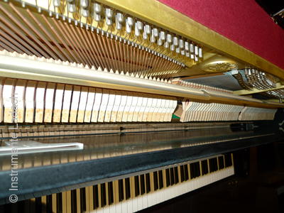 Klavier Yamaha UT121